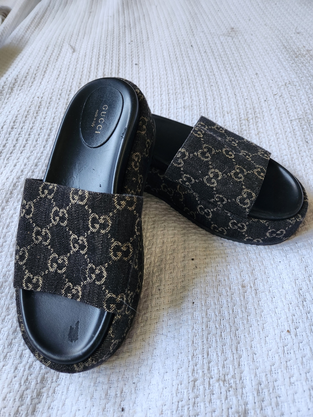 Gucci Monogram Jaquard Platform Canvas Slide Sandals - Black & Gold EU 39.5